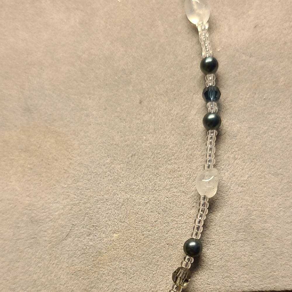 Elegant Beaded Necklace - Grayish/blue, and Clear - Picture 6 of 6